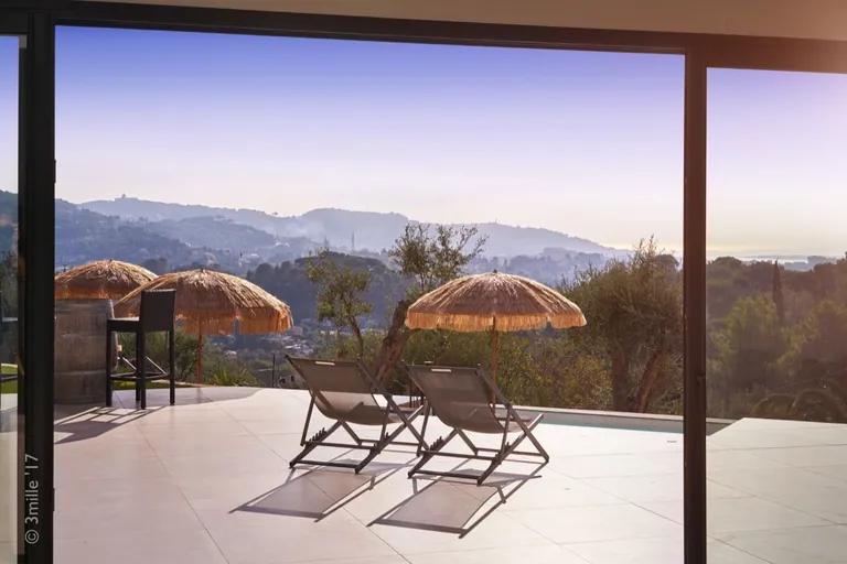 Terrace facing the hillside panorama at the end of the day