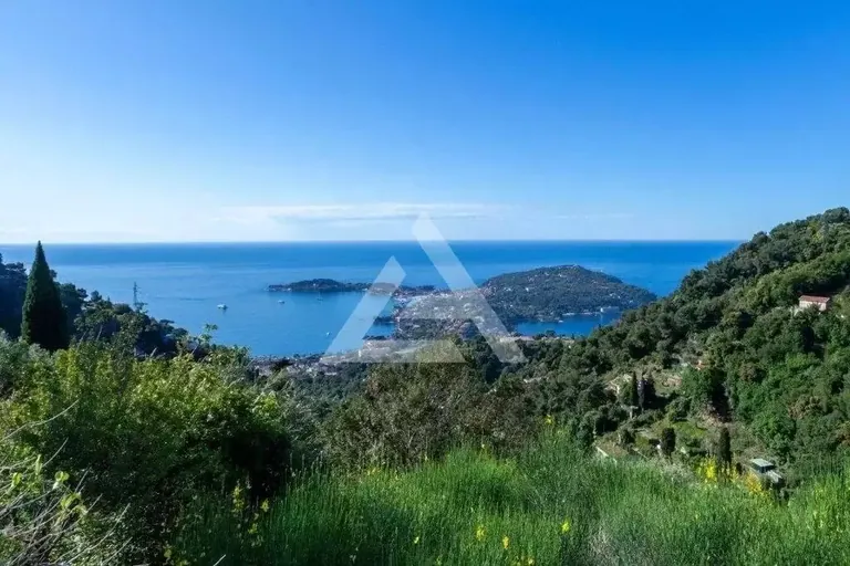 Building plot of 1,183 m² in Villefranche-sur-Mer, panoramic sea view